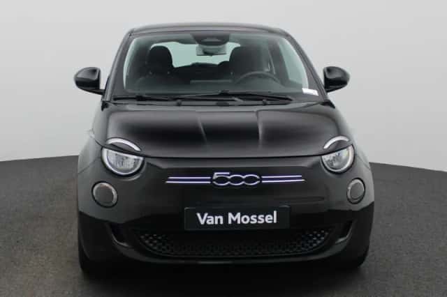Fiat 500 (2023) thumbnail 3