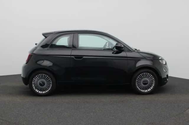 Fiat 500 (2023) thumbnail 6