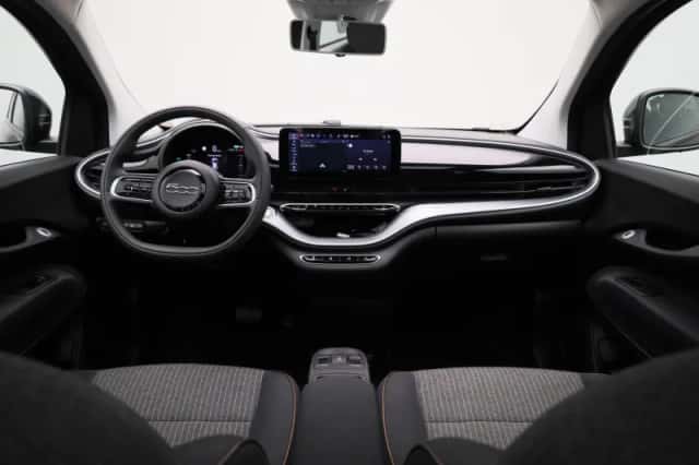Fiat 500 (2023) thumbnail 7