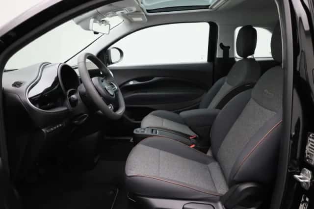Fiat 500 (2023) thumbnail 9