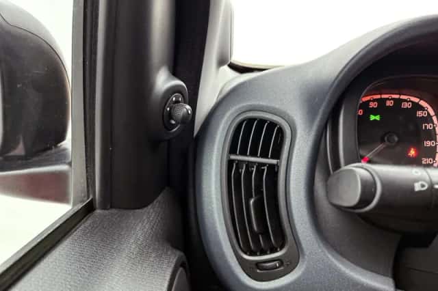Fiat Panda (2021) thumbnail 24