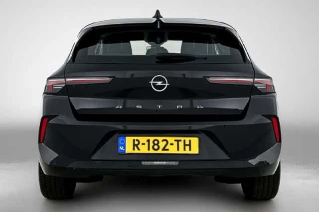 Opel Astra (2022) thumbnail 3