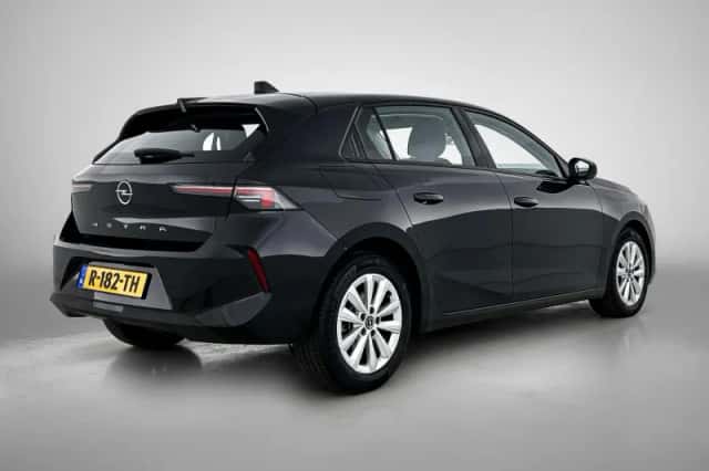 Opel Astra (2022) thumbnail 4