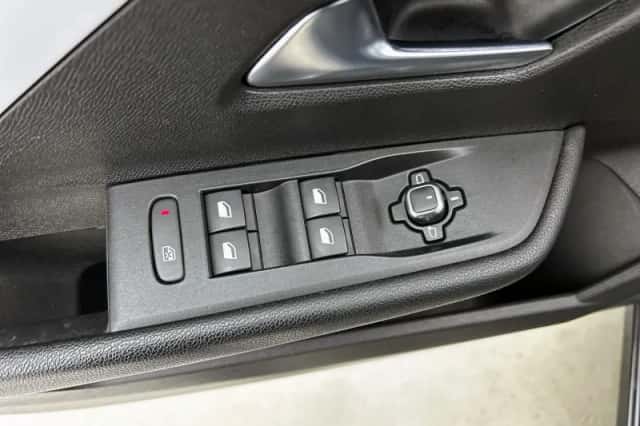 Opel Astra (2022) thumbnail 32