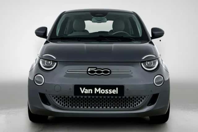 Fiat 500 (2023) thumbnail 5
