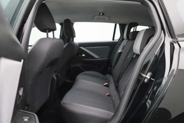 Opel Astra (2023) thumbnail 12