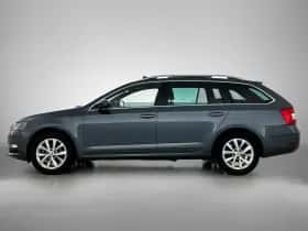 Škoda Octavia (2019) thumbnail 2