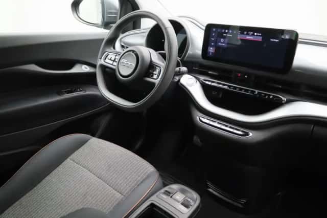 Fiat 500C (2022) thumbnail 7