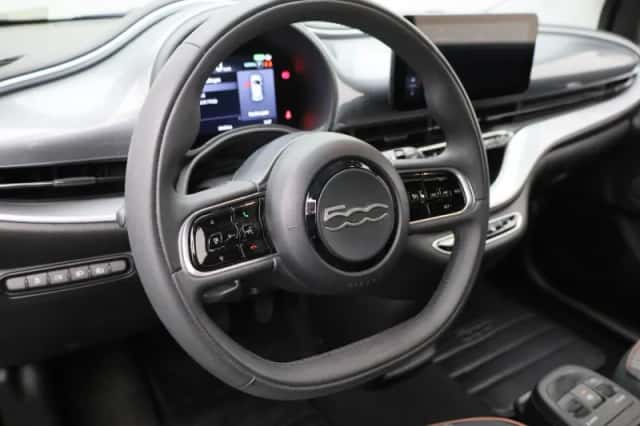 Fiat 500C (2022) thumbnail 9