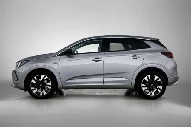 Opel Grandland (2022) thumbnail 2