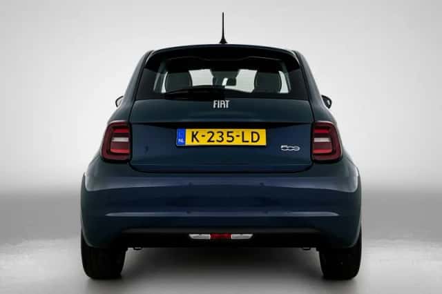 Fiat 500 (2020) thumbnail 3