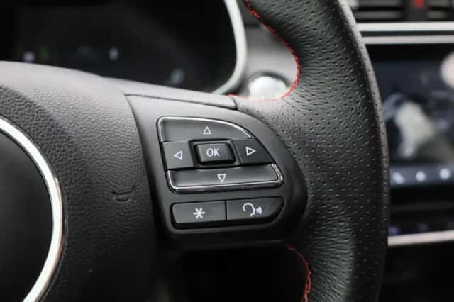 MG ZS (2023) thumbnail 21