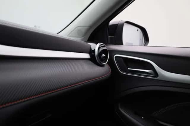 MG ZS (2023) thumbnail 25
