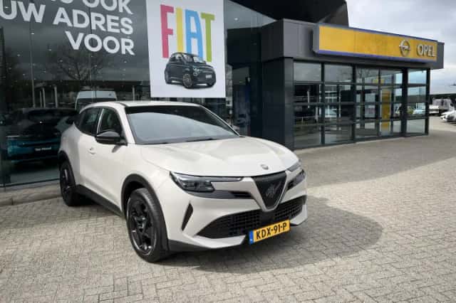 Alfa Romeo Junior (2025) thumbnail 6