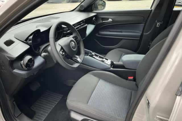 Alfa Romeo Junior (2025) thumbnail 8