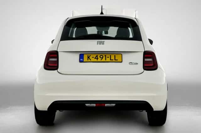 Fiat 500 (2020) thumbnail 3