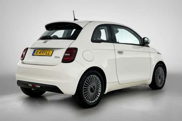 Fiat 500 (2020) thumbnail 4