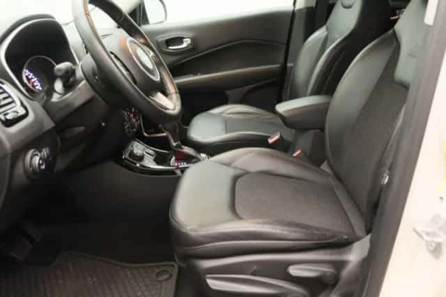 Jeep Compass (2017) thumbnail 12