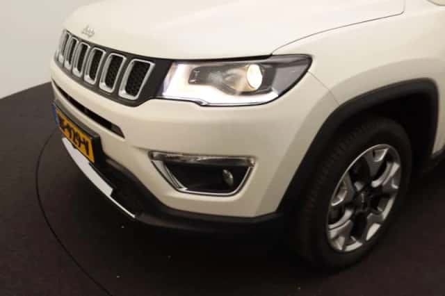 Jeep Compass (2017) thumbnail 15