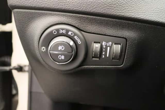 Jeep Compass (2017) thumbnail 19