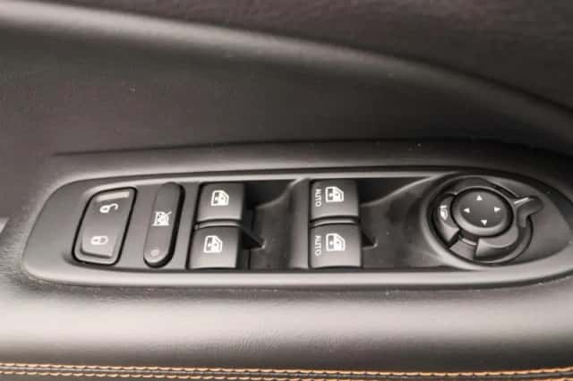 Jeep Compass (2017) thumbnail 20