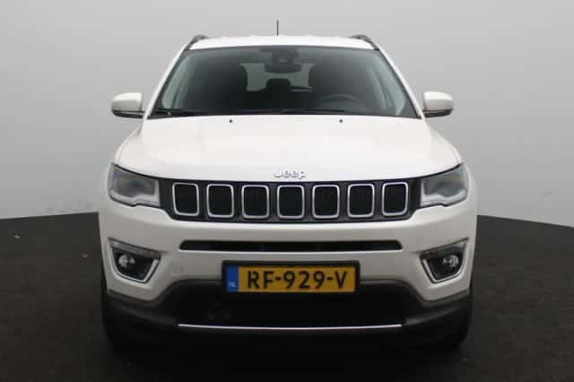 Jeep Compass (2017) thumbnail 3