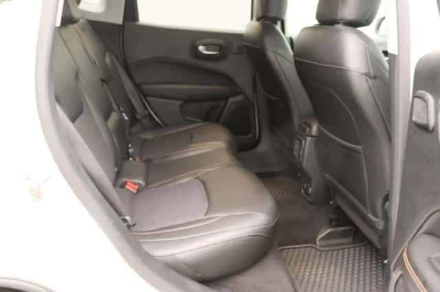 Jeep Compass (2017) thumbnail 24