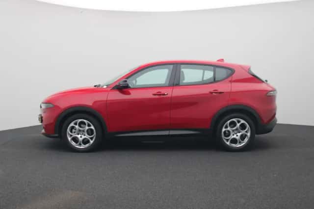 Alfa Romeo Tonale (2023) thumbnail 4