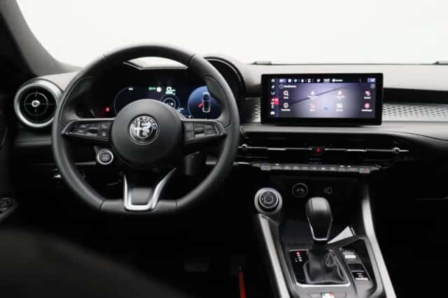 Alfa Romeo Tonale (2023) thumbnail 7