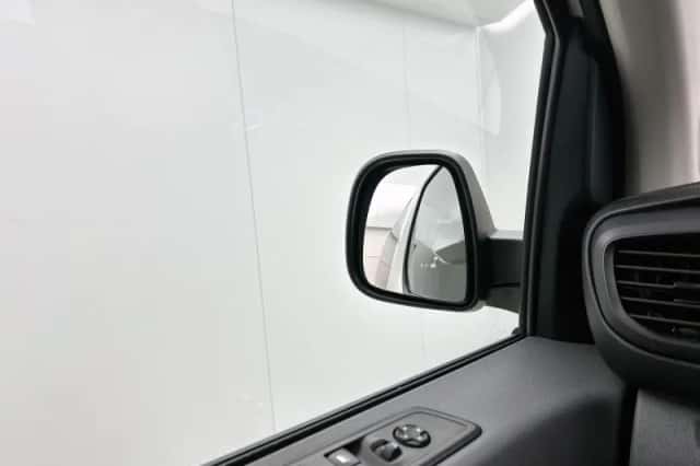 Opel Vivaro-e (2022) thumbnail 18