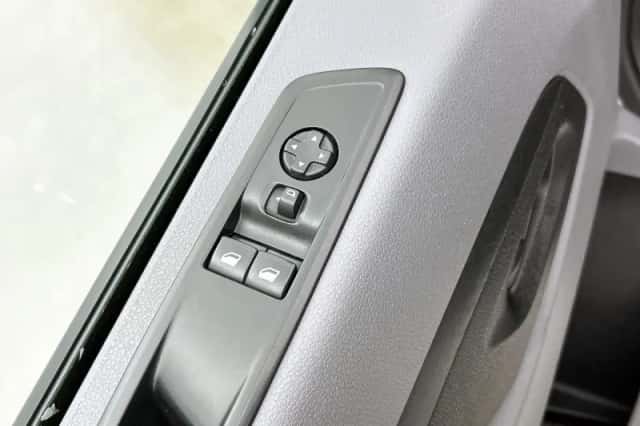 Opel Vivaro-e (2022) thumbnail 27