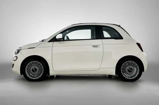 Fiat 500e (2022) thumbnail 2