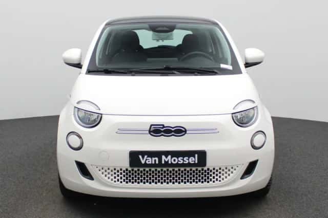 Fiat 500 (2023) thumbnail 3