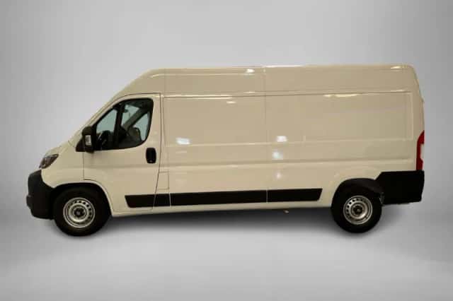 Opel Movano (2024) thumbnail 2
