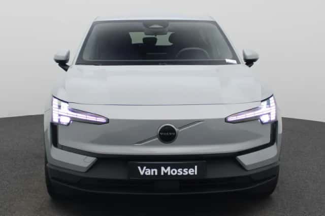 Volvo EX30 (2024) thumbnail 3