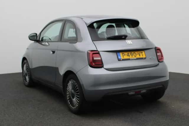 Fiat 500 (2022) thumbnail 2