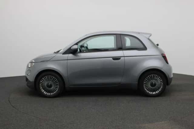 Fiat 500 (2022) thumbnail 4