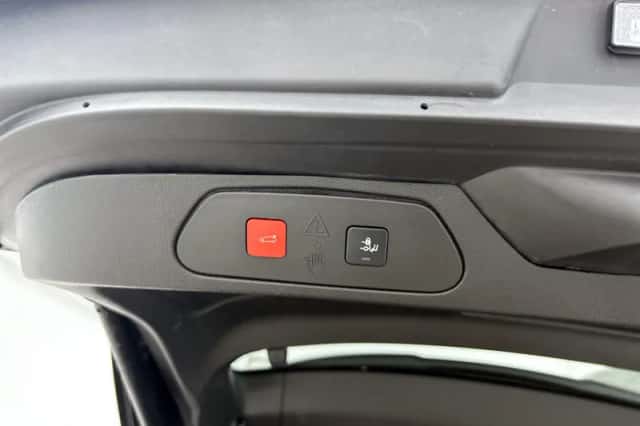 Opel Grandland (2023) thumbnail 17