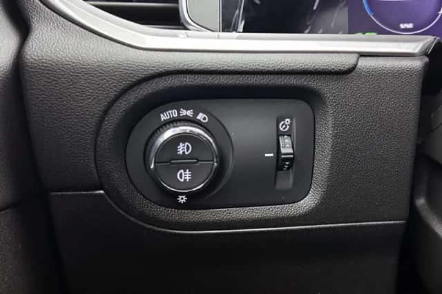 Opel Grandland (2023) thumbnail 23