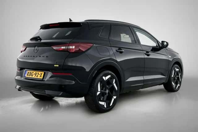 Opel Grandland (2023) thumbnail 4