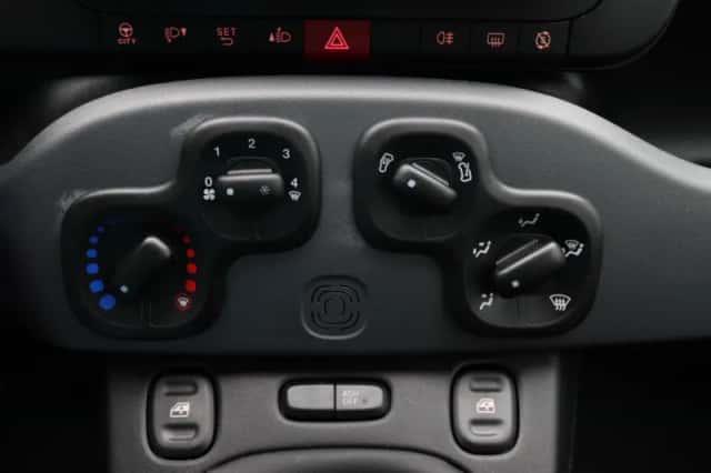 Fiat Panda (2022) thumbnail 18
