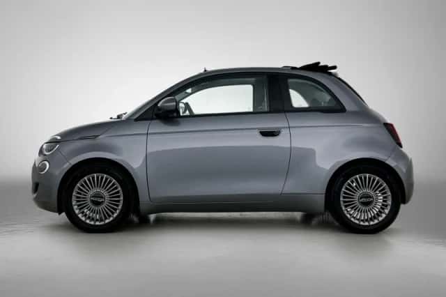 Fiat 500C (2022) thumbnail 2
