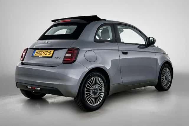Fiat 500C (2022) thumbnail 4