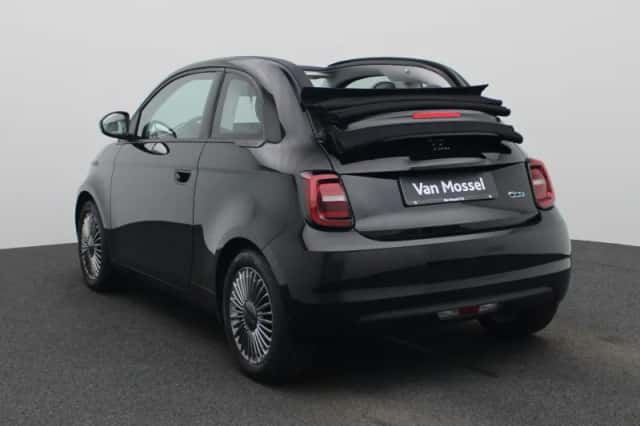 Fiat 500C (2023) thumbnail 2