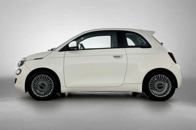 Fiat 500 (2022) thumbnail 2