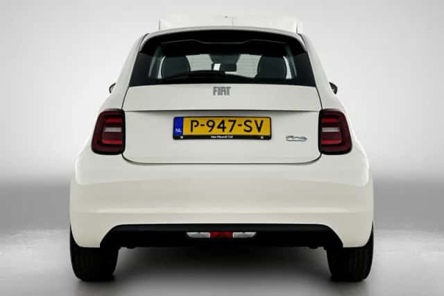 Fiat 500 (2022) thumbnail 3