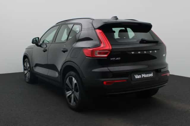 Volvo XC40 (2022) thumbnail 2
