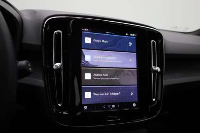 Volvo XC40 (2022) thumbnail 14