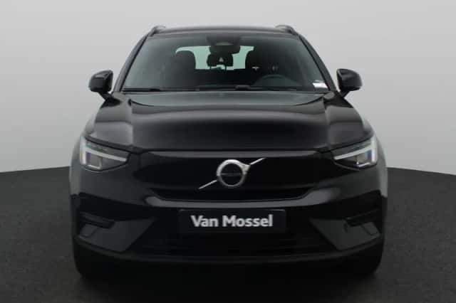Volvo XC40 (2022) thumbnail 3