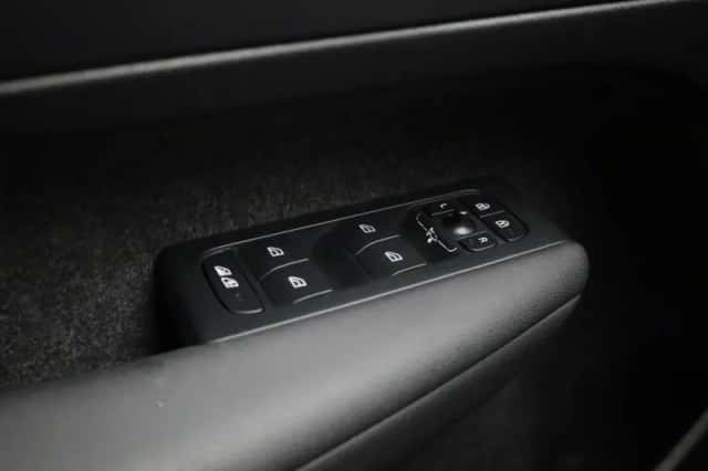 Volvo XC40 (2022) thumbnail 21